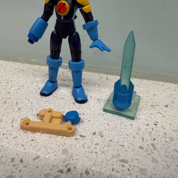 Megaman Exe 66mm Action Dash Candy Toy Mini Figure - Picture 2 of 3